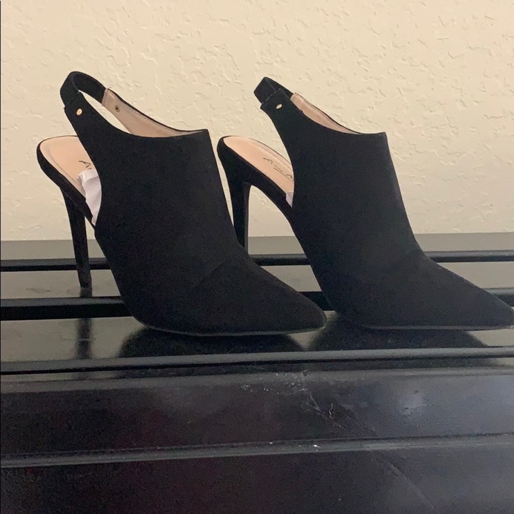 Anne Michelle heels